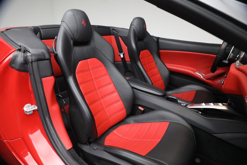 2017 Ferrari California T Roadster photo 19