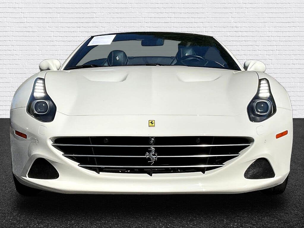 2016 Ferrari California T Roadster photo 2