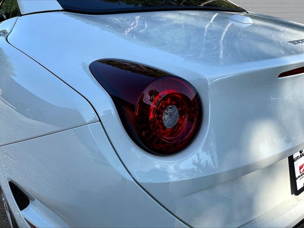 2016 Ferrari California T Roadster photo 18