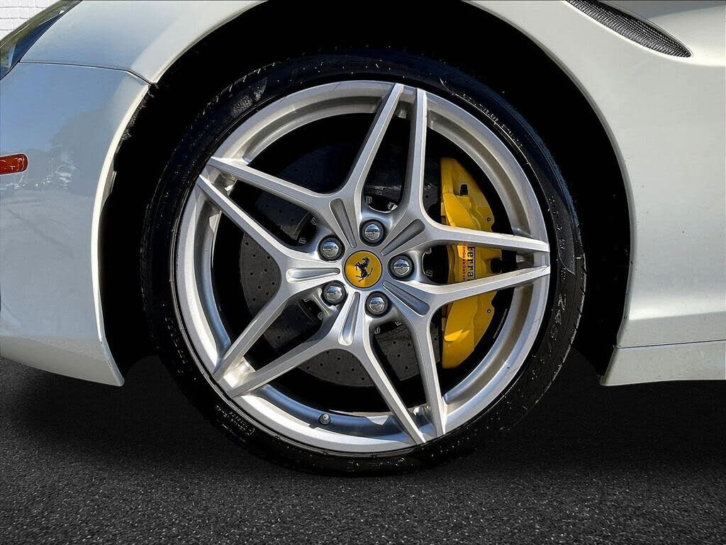 2016 Ferrari California T Roadster photo 23