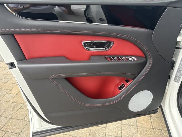 2022 Bentley Bentayga V8 AWD photo 13