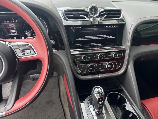 2022 Bentley Bentayga V8 AWD photo 17