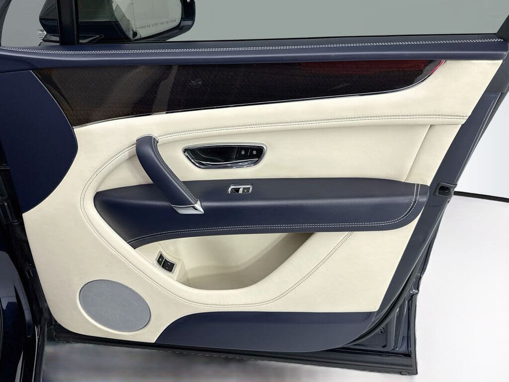 2019 Bentley Bentayga V8 AWD photo 24