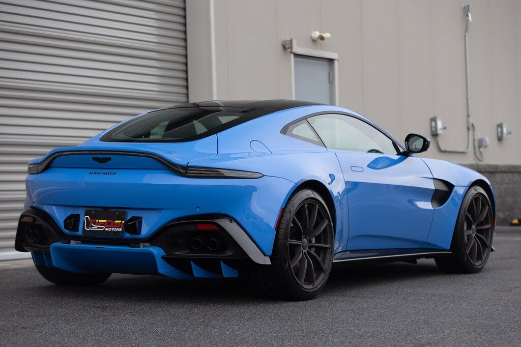 2021 Aston Martin Vantage Coupe RWD photo 2