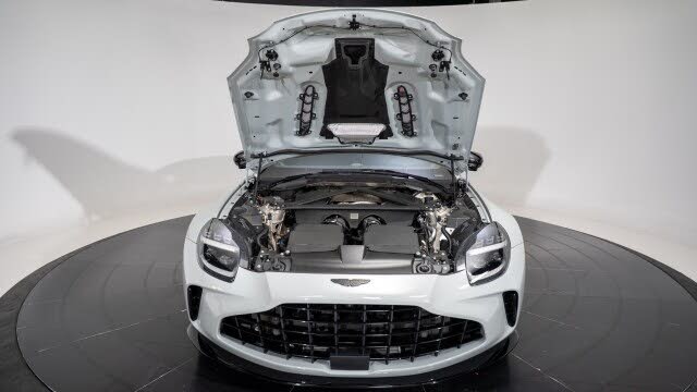 2025 Aston Martin Vantage Coupe RWD photo 19