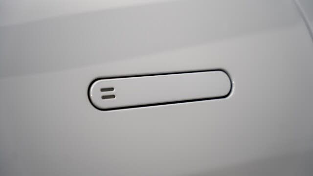 2025 Aston Martin Vantage Coupe RWD photo 23