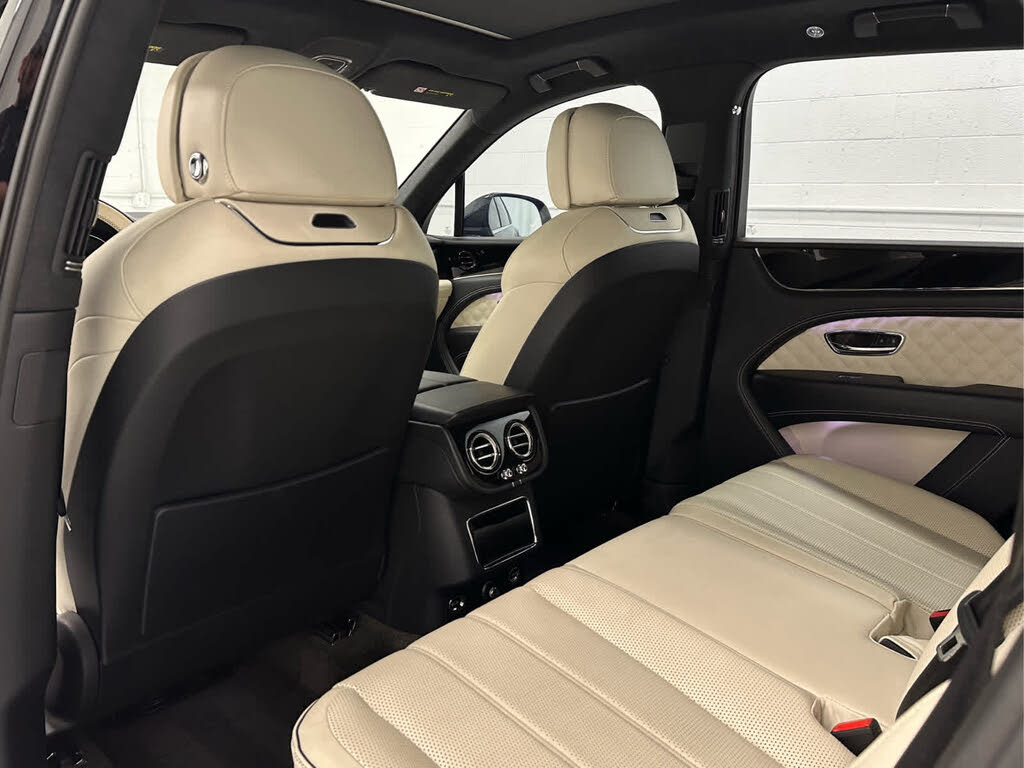 2023 Bentley Bentayga V8 AWD photo 14