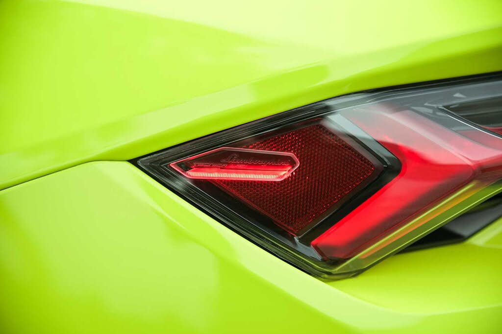 2024 Lamborghini Urus Performante AWD photo 18