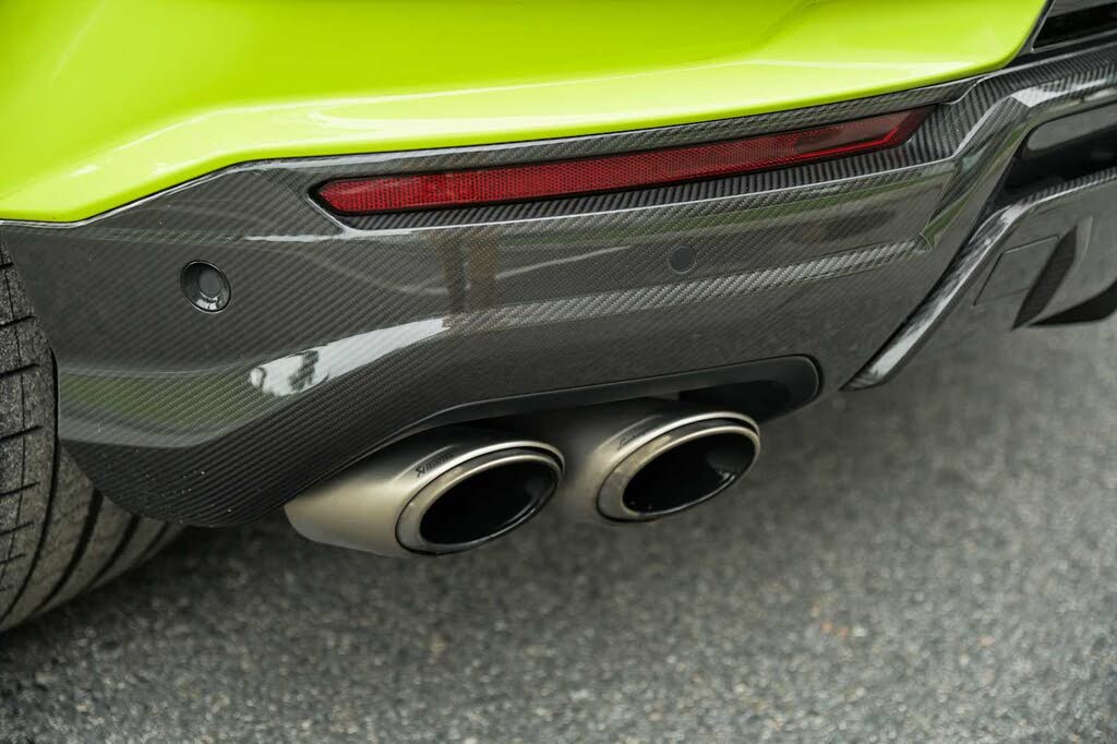 2024 Lamborghini Urus Performante AWD photo 3