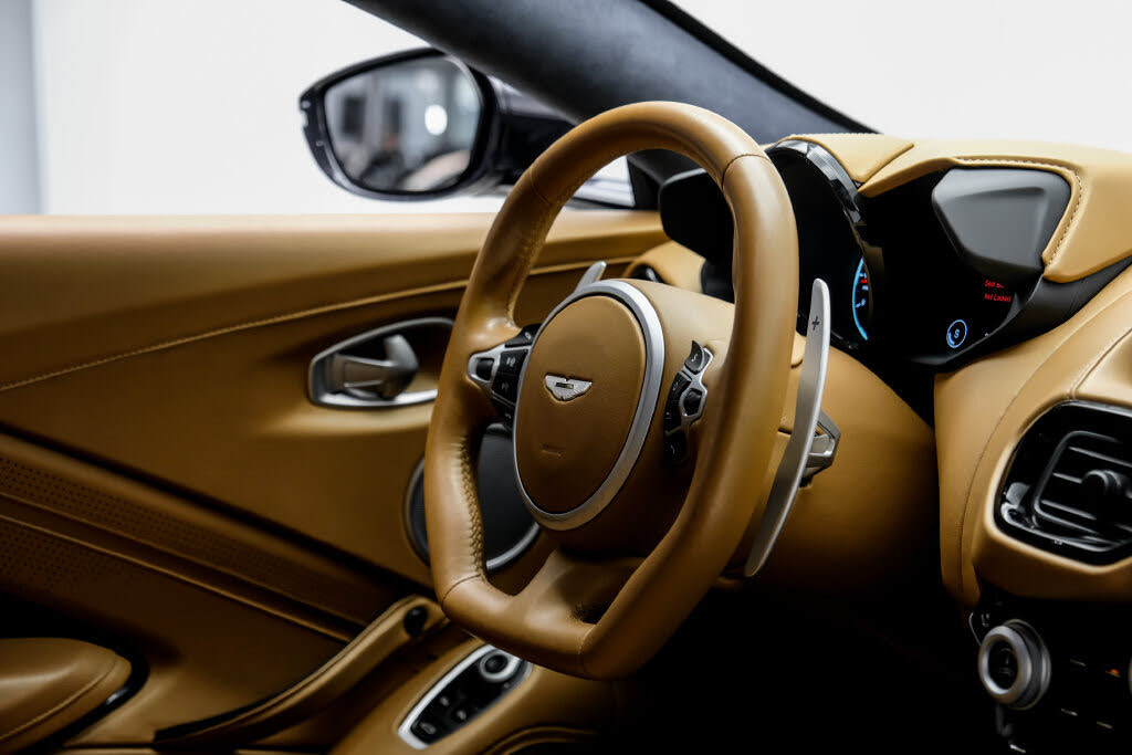 2020 Aston Martin Vantage RWD photo 16