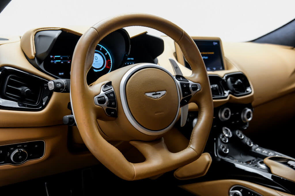 2020 Aston Martin Vantage RWD photo 17