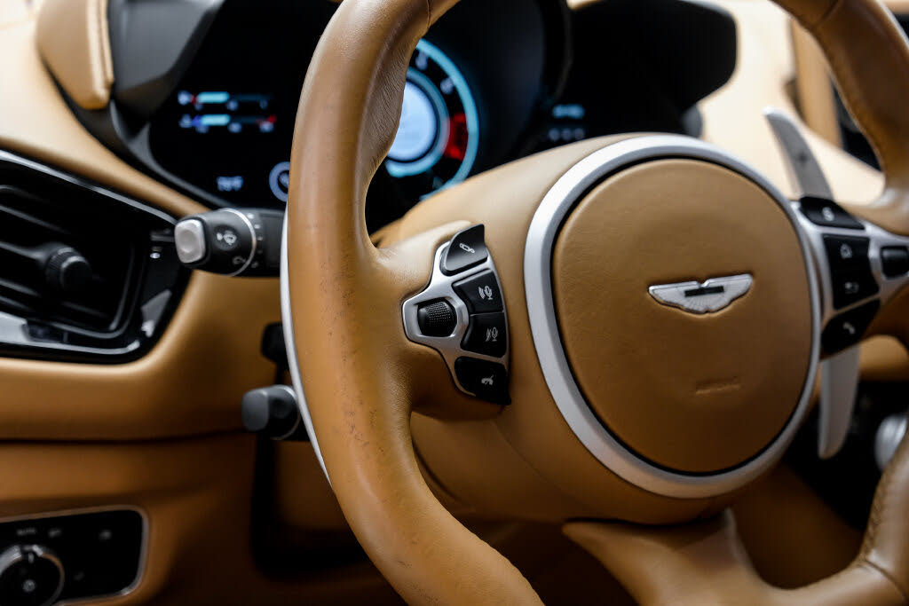 2020 Aston Martin Vantage RWD photo 18