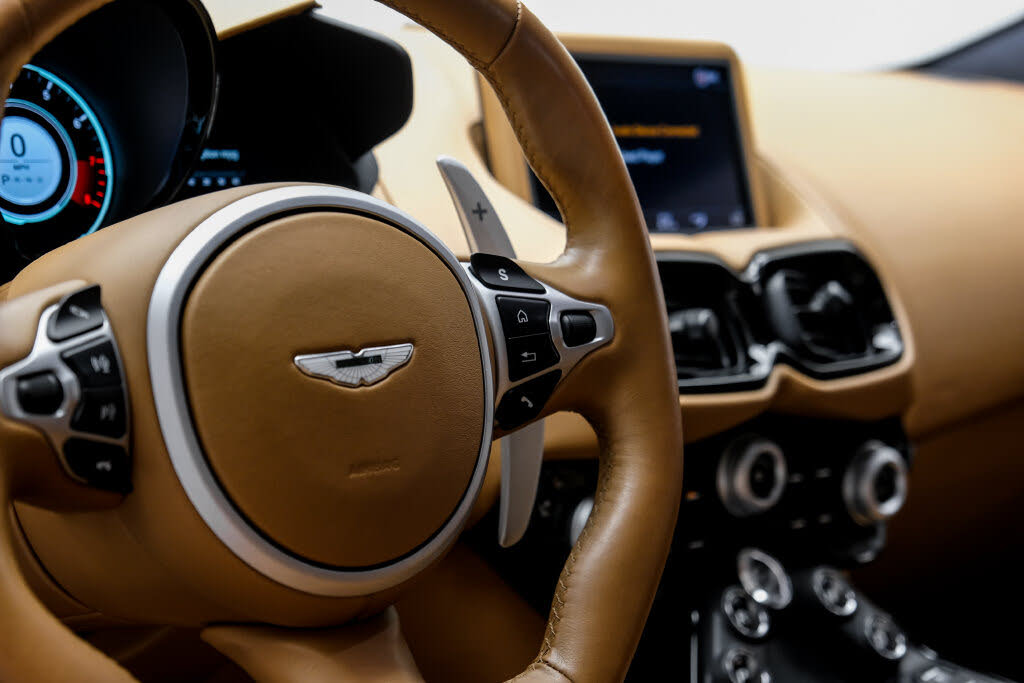 2020 Aston Martin Vantage RWD photo 19