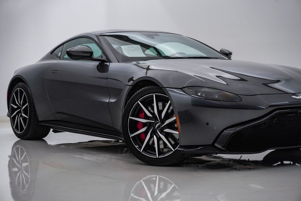 2019 Aston Martin Vantage RWD photo 2