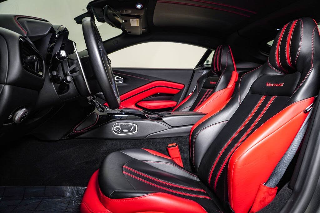 2019 Aston Martin Vantage RWD photo 20