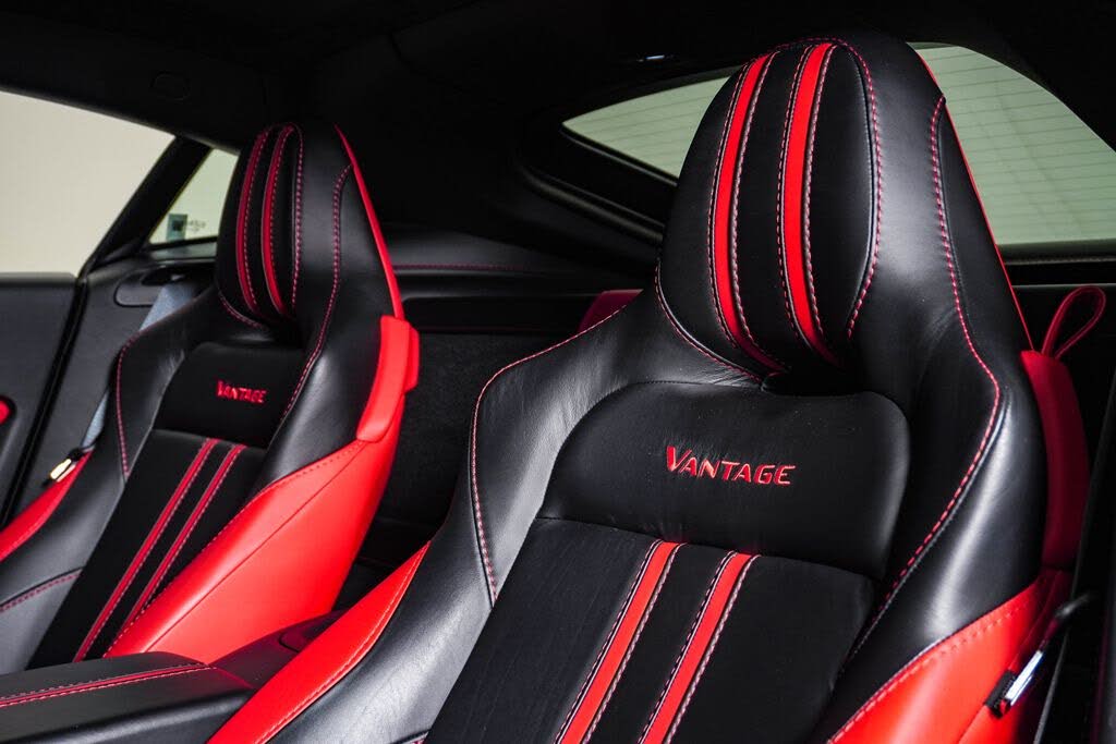 2019 Aston Martin Vantage RWD photo 21