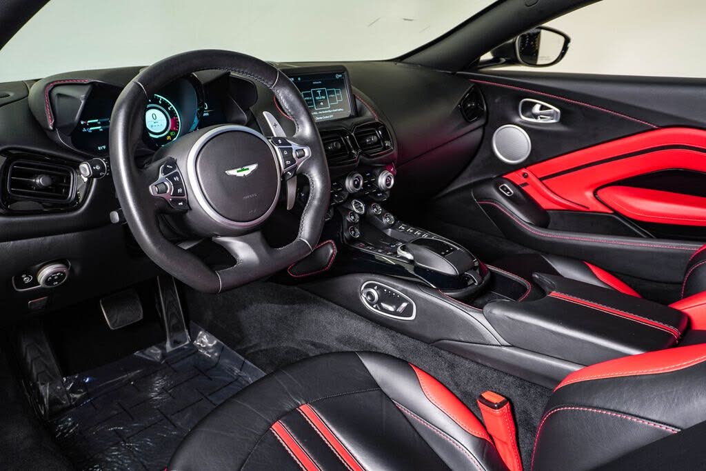 2019 Aston Martin Vantage RWD photo 23