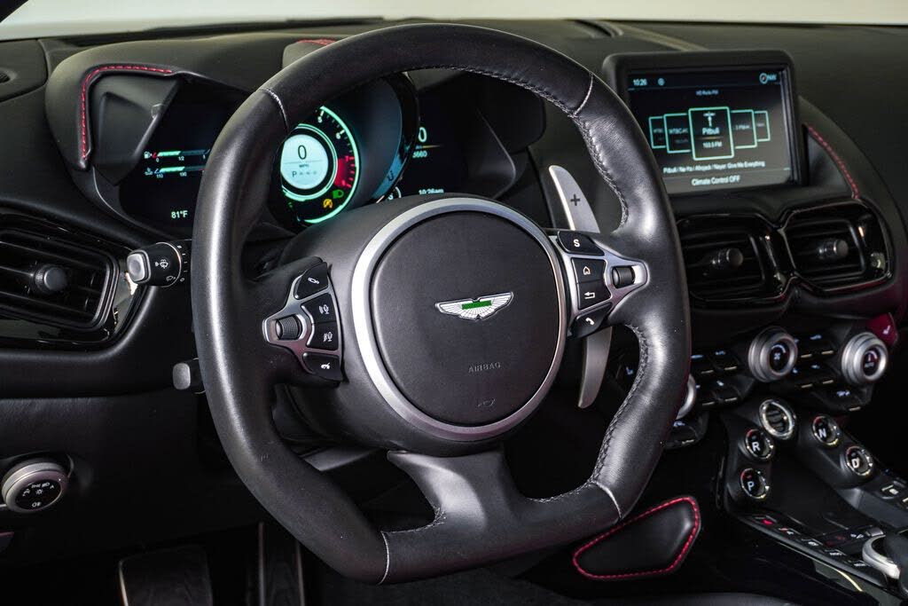 2019 Aston Martin Vantage RWD photo 24