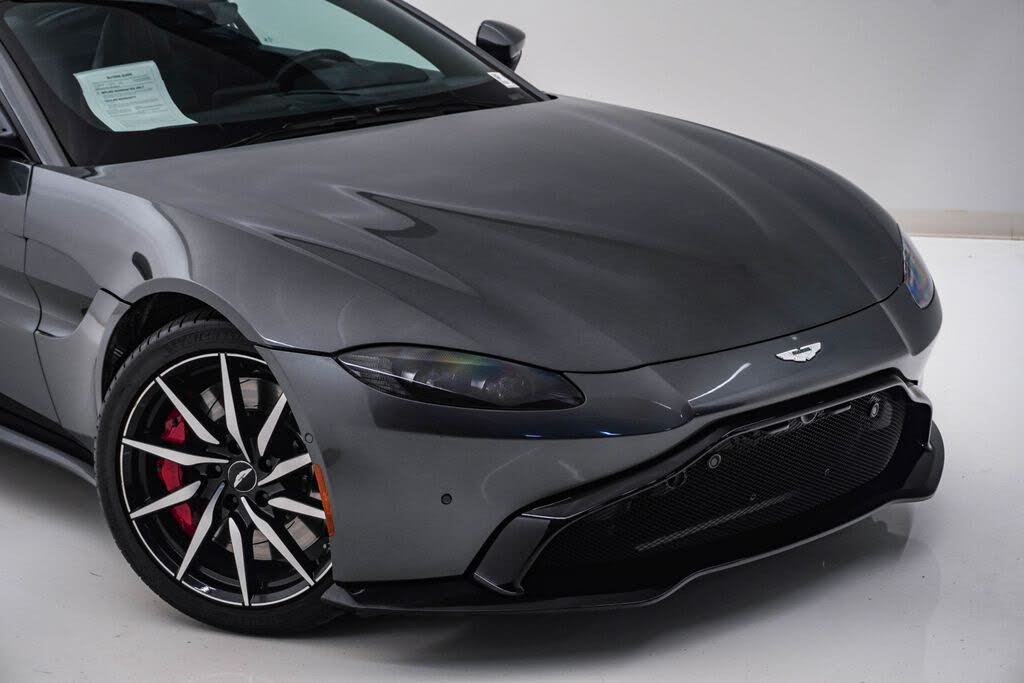 2019 Aston Martin Vantage RWD photo 4