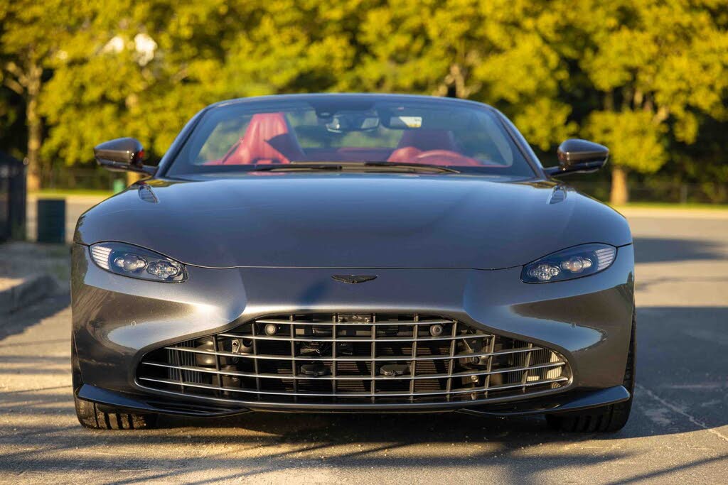 2023 Aston Martin Vantage photo 2