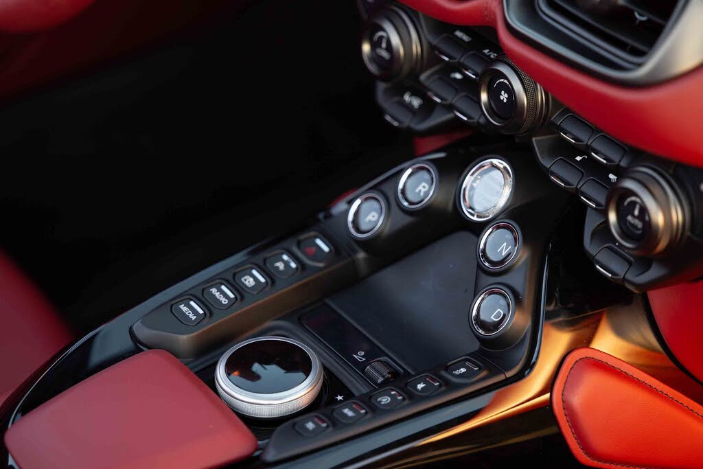 2023 Aston Martin Vantage photo 16