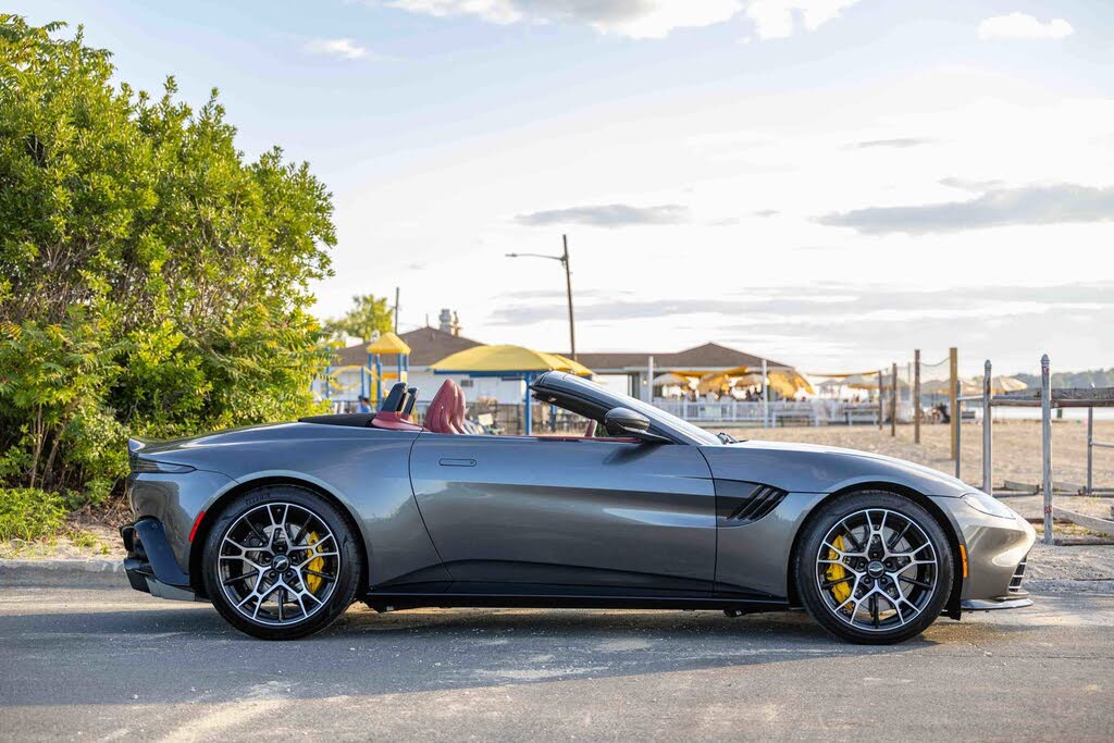 2023 Aston Martin Vantage photo 7