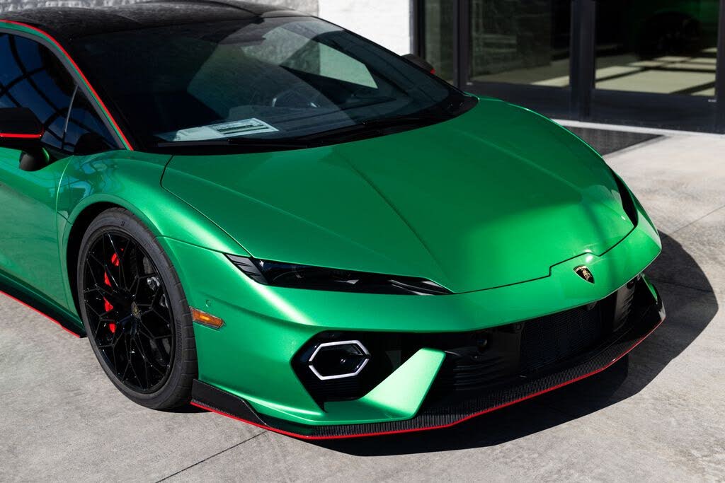 2026 Lamborghini Temerario AWD photo 3
