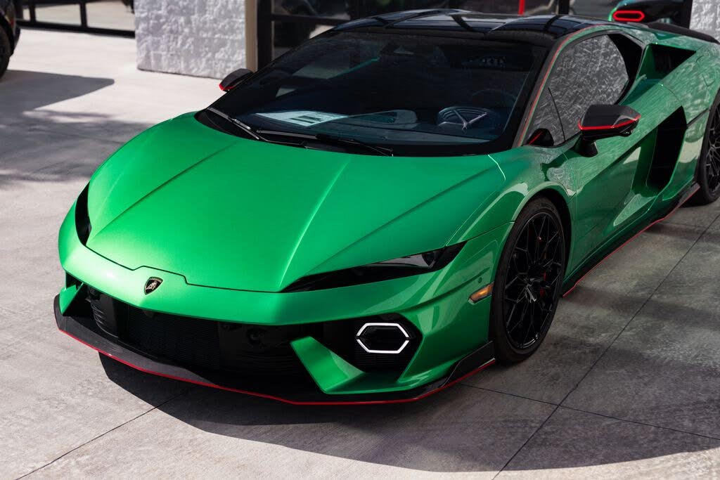 2026 Lamborghini Temerario AWD photo 5