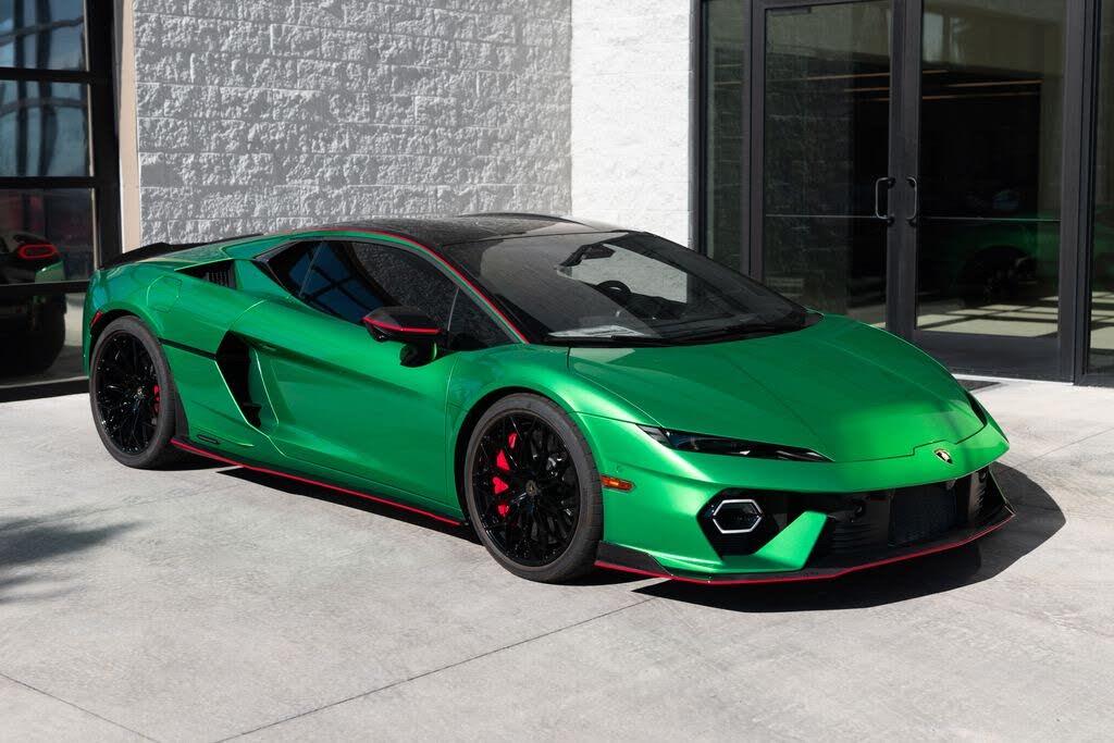 2026 Lamborghini Temerario AWD photo 6