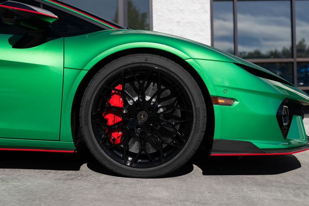 2026 Lamborghini Temerario AWD photo 8