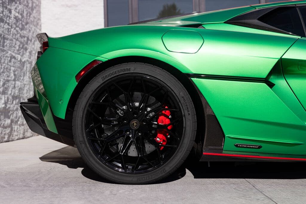 2026 Lamborghini Temerario AWD photo 9