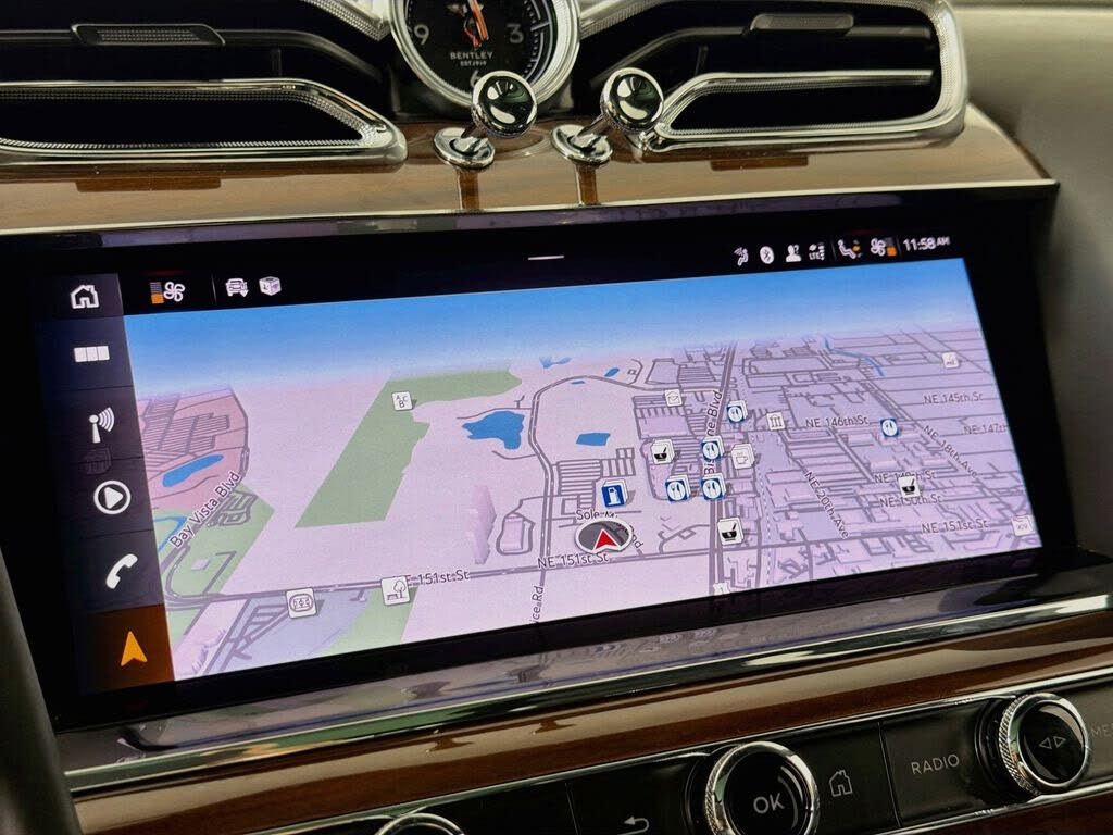 2023 Bentley Bentayga Azure V8 AWD photo 13