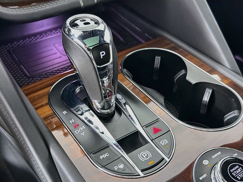 2023 Bentley Bentayga Azure V8 AWD photo 17