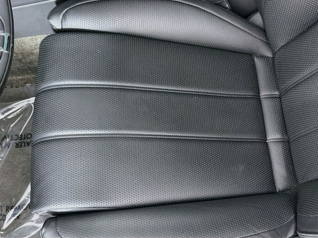 2023 Bentley Bentayga Azure V8 AWD photo 20