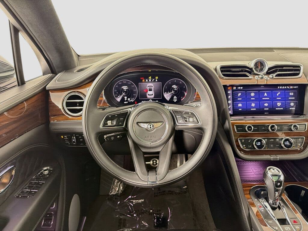 2023 Bentley Bentayga Azure V8 AWD photo 24