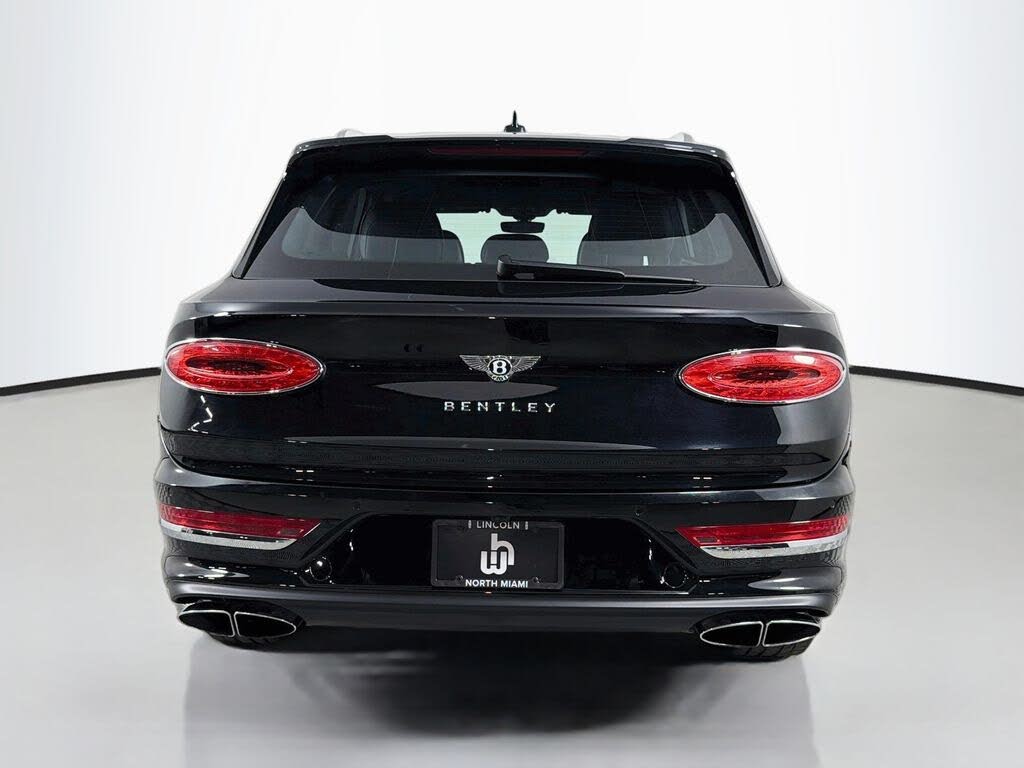 2023 Bentley Bentayga Azure V8 AWD photo 6