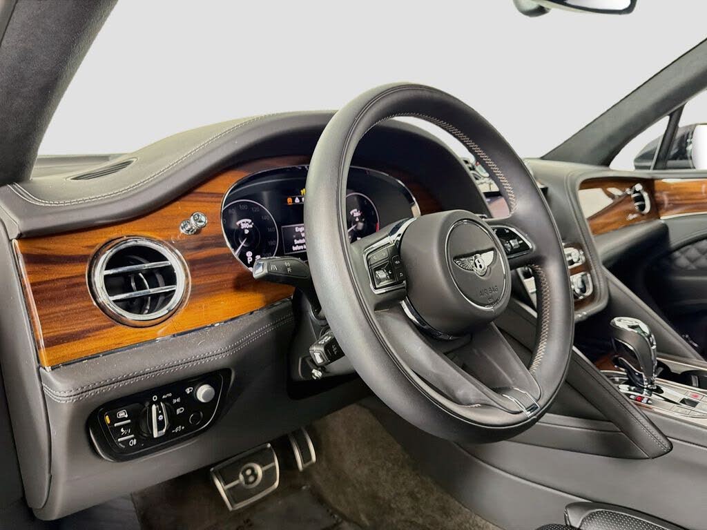 2023 Bentley Bentayga Azure V8 AWD photo 9