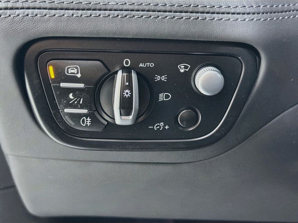 2023 Bentley Bentayga Azure V8 AWD photo 10