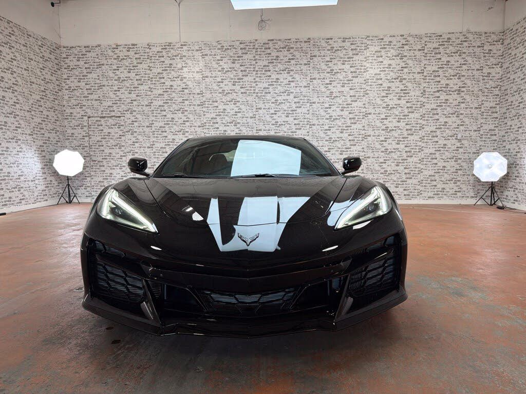2025 Chevrolet Corvette Z06 3LZ Coupe RWD photo 2