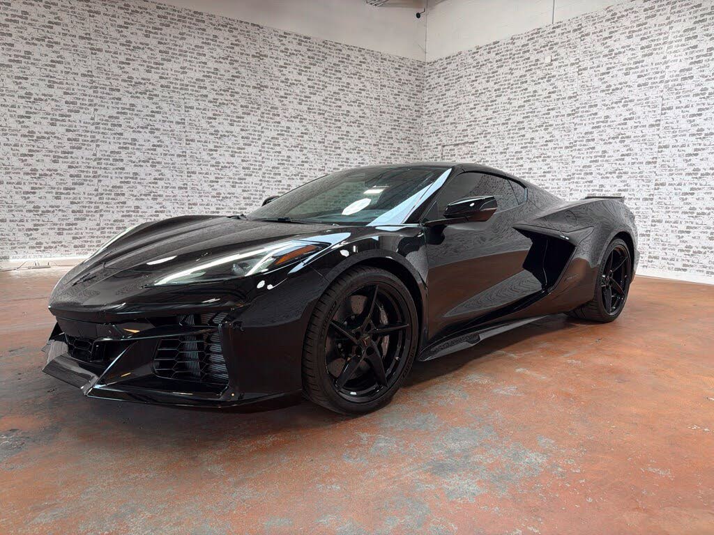 2025 Chevrolet Corvette Z06 3LZ Coupe RWD photo 3
