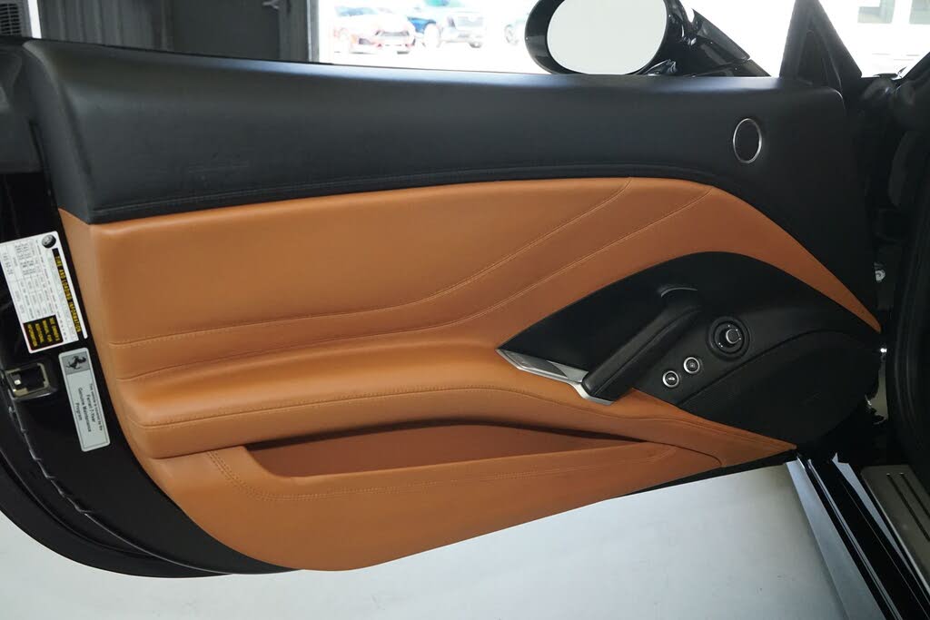 2016 Ferrari California T Roadster photo 18
