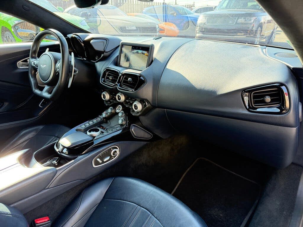 2020 Aston Martin Vantage RWD photo 23