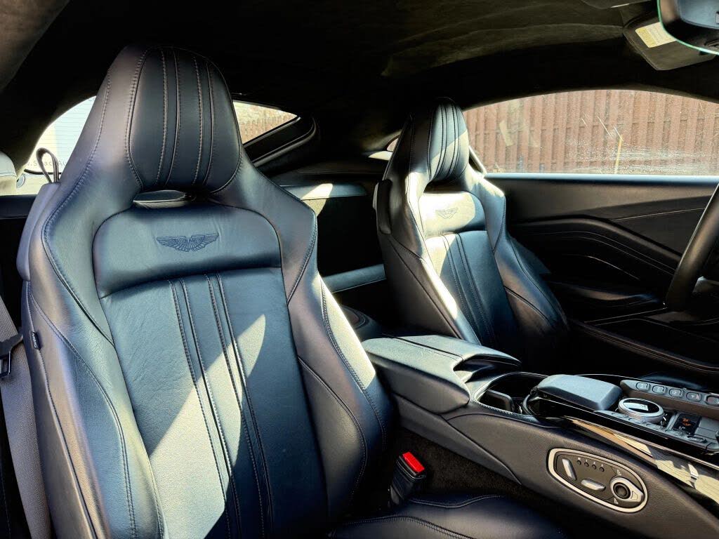 2020 Aston Martin Vantage RWD photo 24