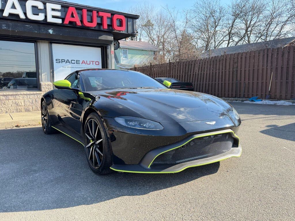 2020 Aston Martin Vantage RWD photo 4