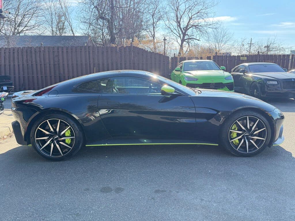 2020 Aston Martin Vantage RWD photo 5