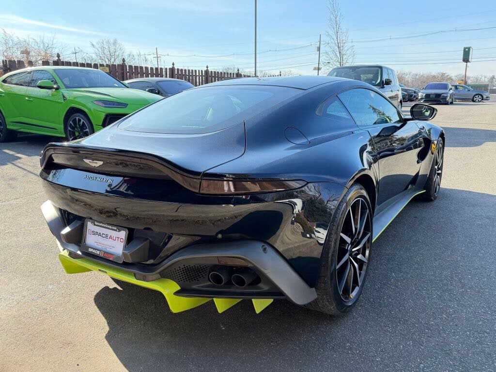 2020 Aston Martin Vantage RWD photo 6