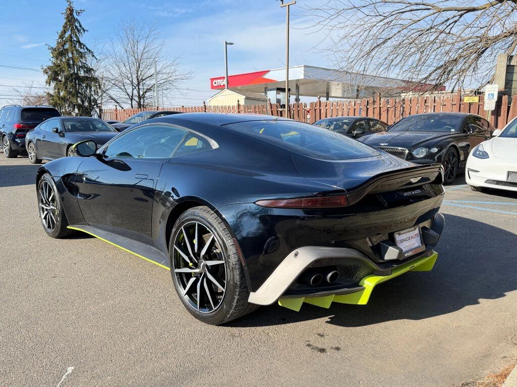 2020 Aston Martin Vantage RWD photo 8