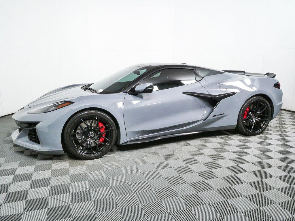 2024 Chevrolet Corvette Z06 3LZ Convertible RWD photo 2