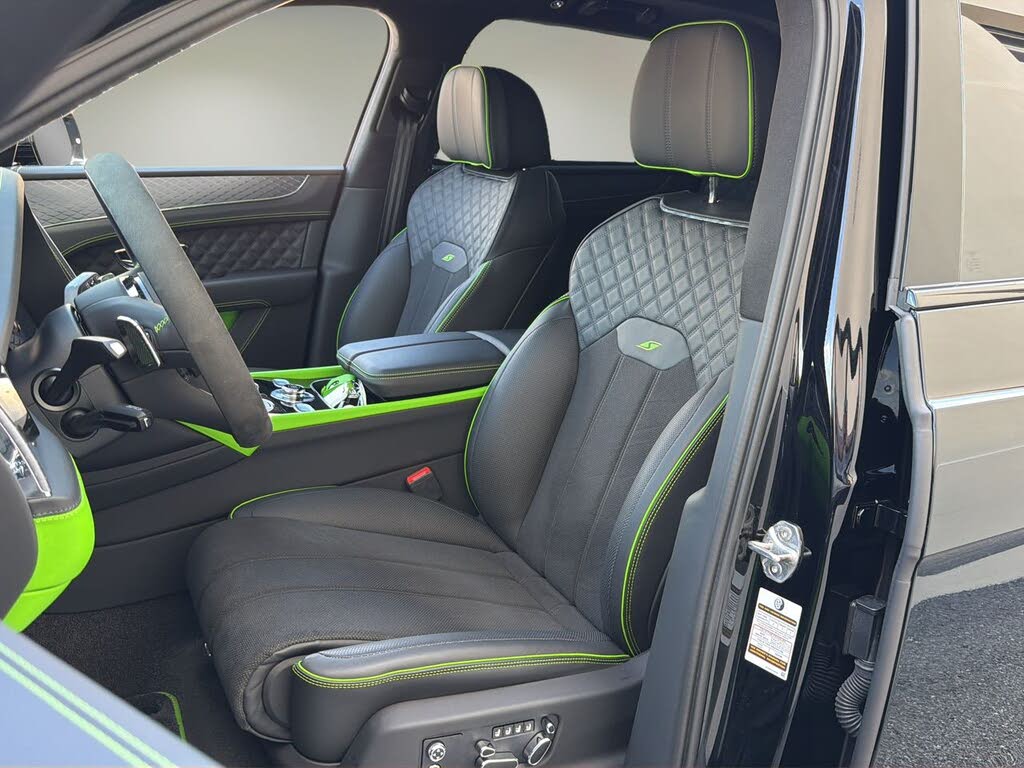 2025 Bentley Bentayga V8 AWD photo 14