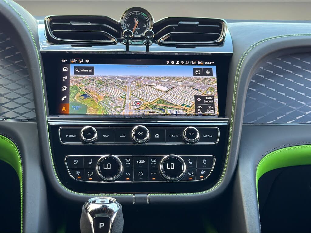 2025 Bentley Bentayga V8 AWD photo 17